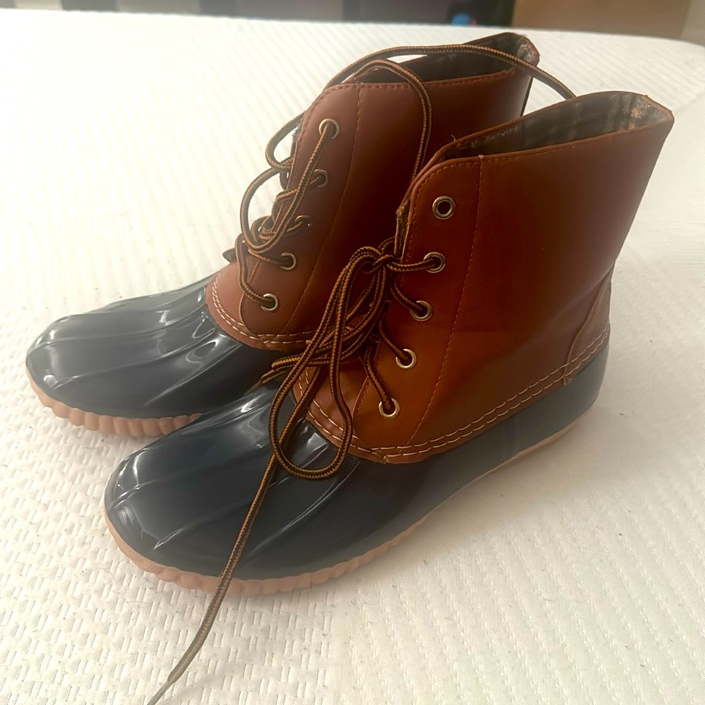 Bean boots